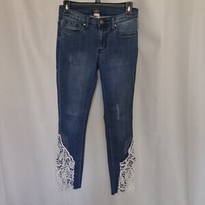 Venus Women Size 2 Skinny Jeans Lace Beads Distressed Raw Hem Medium Wash READ